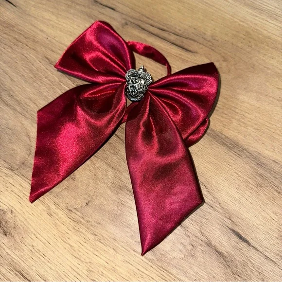 Harry Potter hair bow gryffindor red scarlet silk hair tie accessory - Picture 2 of 5